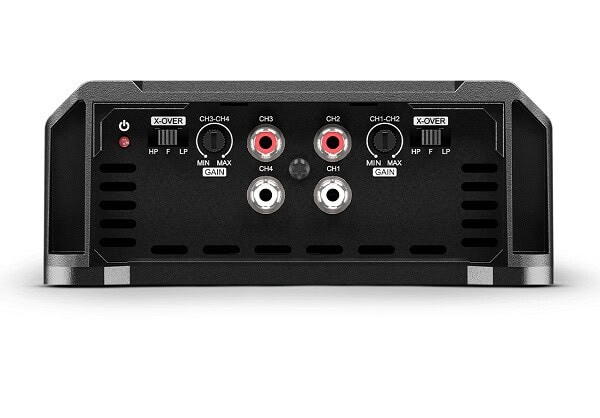 Car-Audio-Verstärker mit mehreren Eingängen und Lautstärkereglern.