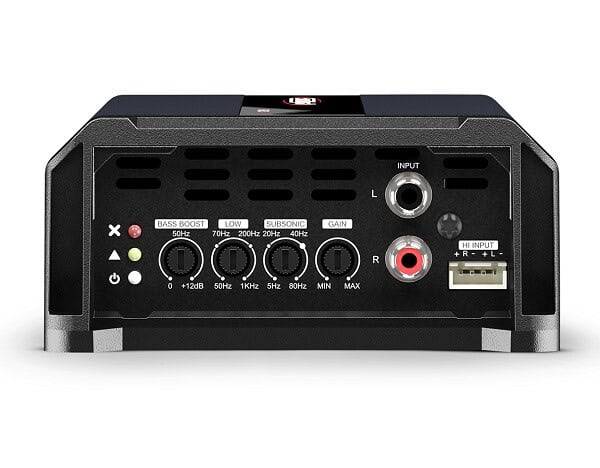 CarAudioEmpire Verstärker mit Lautstärkereglern und Anschlüssen.