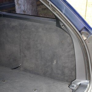 Subwoofer Gehäuse für BMW 5 E39 Touring 1996-2004, hochwertiges CarAudio-Upgrade.