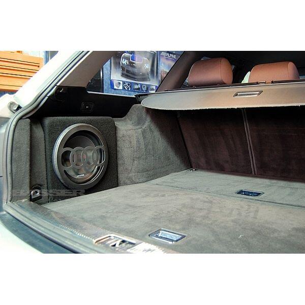 Subwoofer ohišje za Audi A6 C5, visokokakovostno, za odličen zvok in enostavno namestitev.