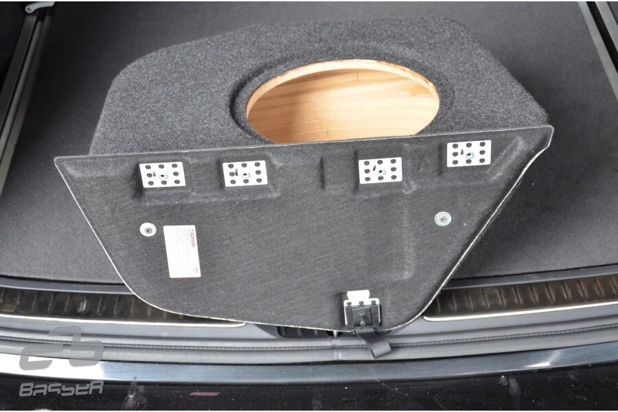 Subwoofer-Ohris für Toyota Avensis 3 Wagon 2009, linke Seite.