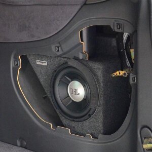 Subwoofer im VW Sharan 1, Baujahr 1995-2010, für verbesserten Klang.