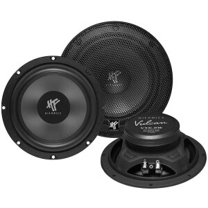Car Audio Lautsprecher Set mit Hochleistungs-Subwoofern und Hochtönern.
