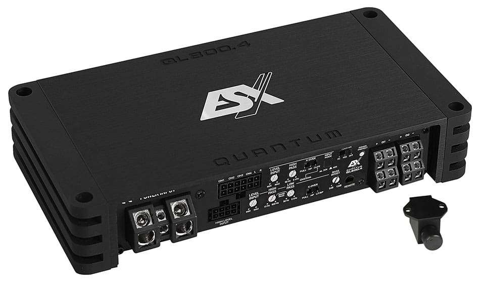 ESX QL800.4 avto ojačevalnik za visoko zmogljivost.